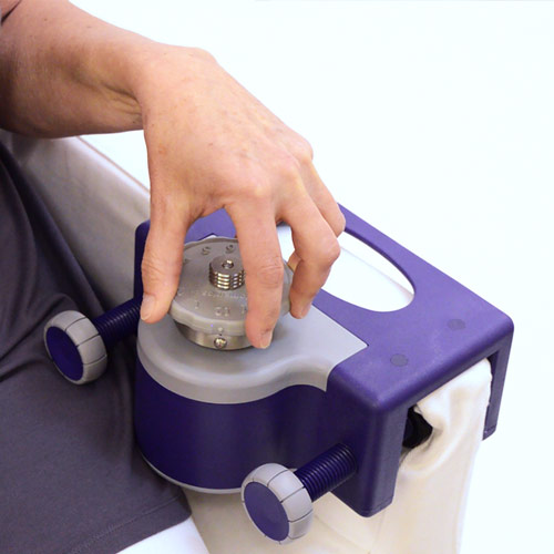 Upper Limb Exerciser (E4000)in use with small disc handle